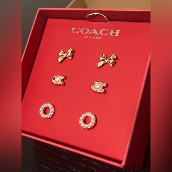 NWT COACH NEW YORK Signature Stud Earrings Set - Picture 2 of 6